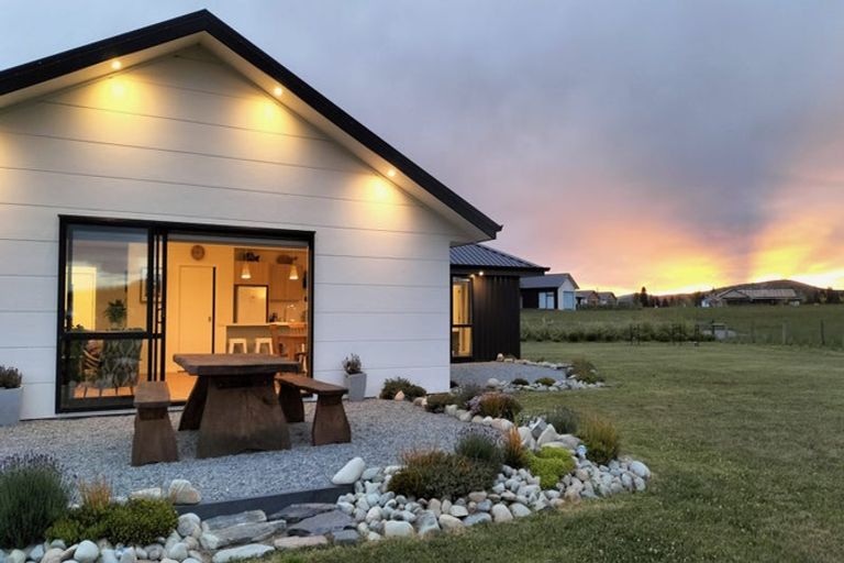 Photo of property in 4 Tussock Crescent, Twizel, 7901