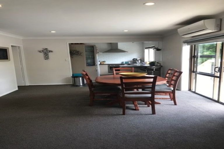 Photo of property in 2/44 Meadway, Sunnyhills, Auckland, 2010