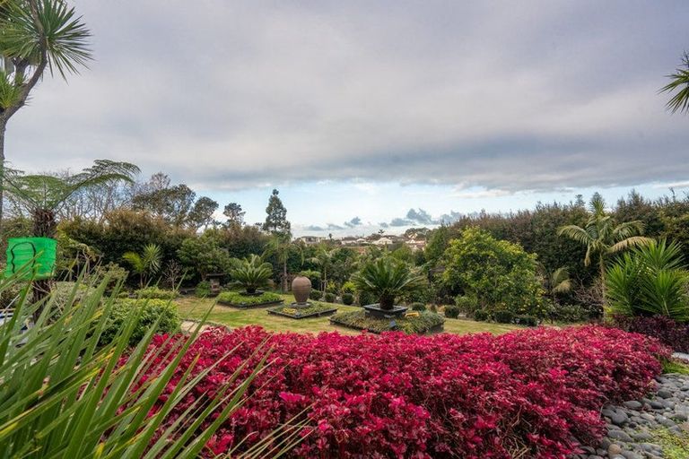 Photo of property in 27 Palmer Crescent, Mission Bay, Auckland, 1071