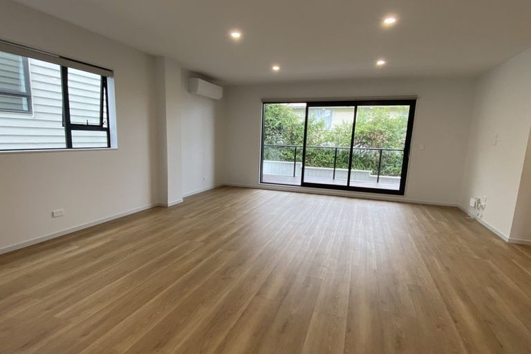 Photo of property in 32d Potter Avenue, Northcote, Auckland, 0627