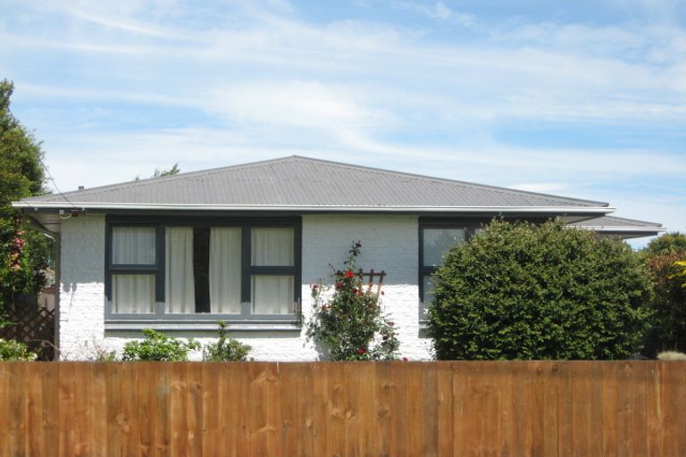 Photo of property in 52 Wingate Street, Redwood, Christchurch, 8051