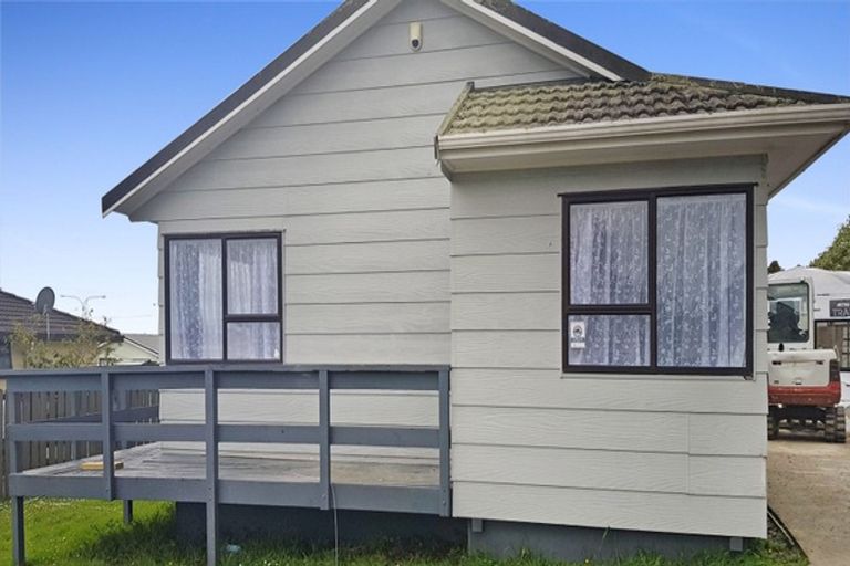 Photo of property in 81 Charntay Avenue, Clover Park, Auckland, 2019