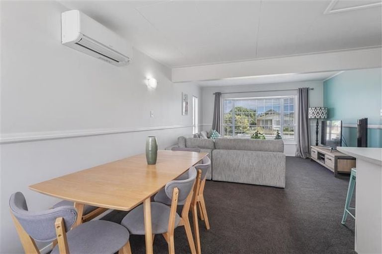 Photo of property in 36 Gray Avenue, Paraparaumu Beach, Paraparaumu, 5032