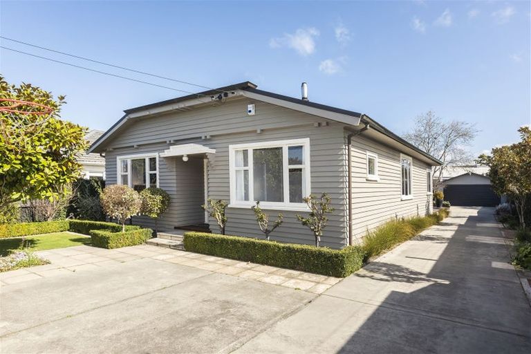 Photo of property in 7 Alpha Avenue, Strowan, Christchurch, 8052
