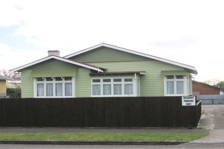 Photo of property in 35 Knowles Street, Terrace End, Palmerston North, 4410