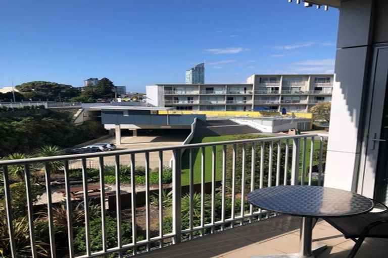 Photo of property in Shoal Haven Apartments, 112a/130 Anzac Street, Takapuna, Auckland, 0622