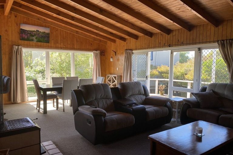 Photo of property in 6 Flaxmere Street, Waikanae Beach, Waikanae, 5036