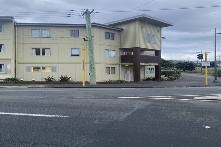 Photo of property in Basin Reserve Complex, 34/4 Sussex Street, Mount Cook, Wellington, 6021