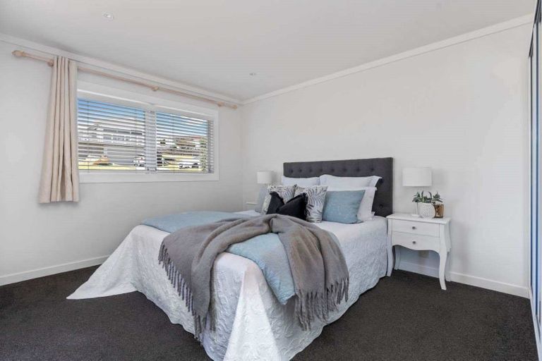 Photo of property in 12 Tindalls Bay Road, Tindalls Beach, Whangaparaoa, 0930