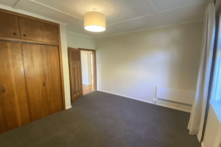 Photo of property in 5 Lonsdale Crescent, Rongotai, Wellington, 6022