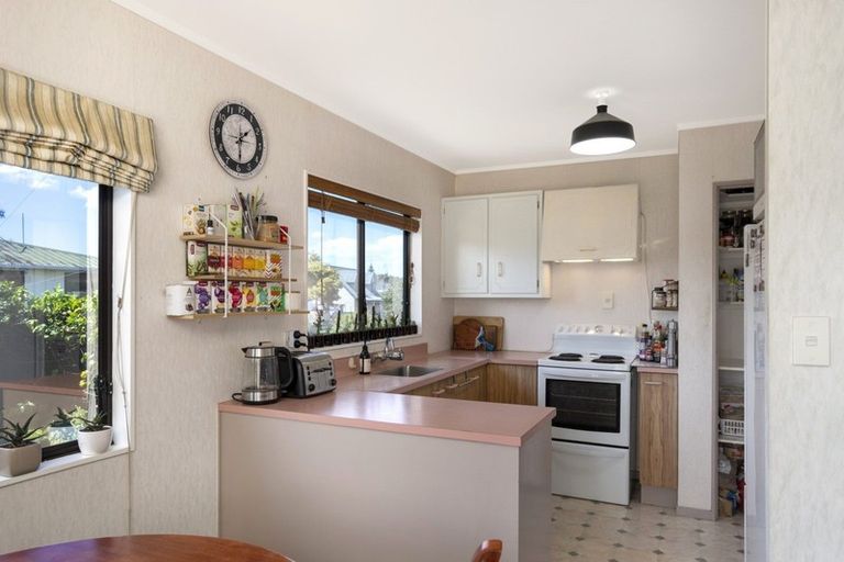 Photo of property in 4 Greenpark Way, Greerton, Tauranga, 3112