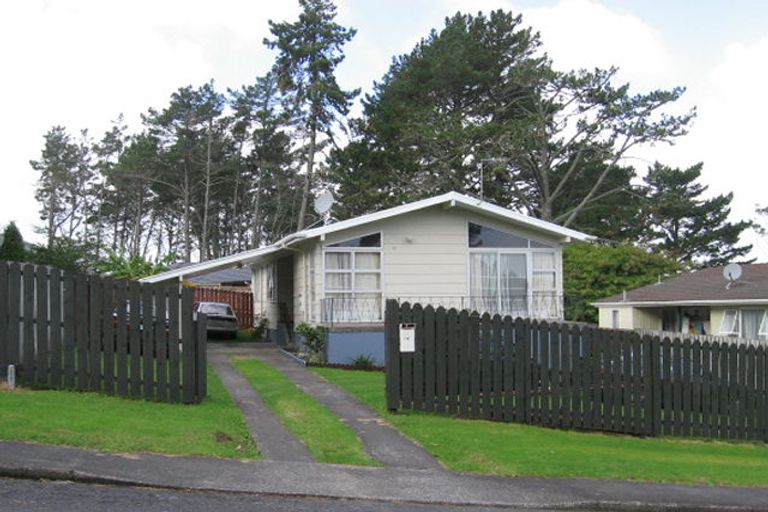 Photo of property in 54 Glenbervie Crescent, Massey, Auckland, 0614