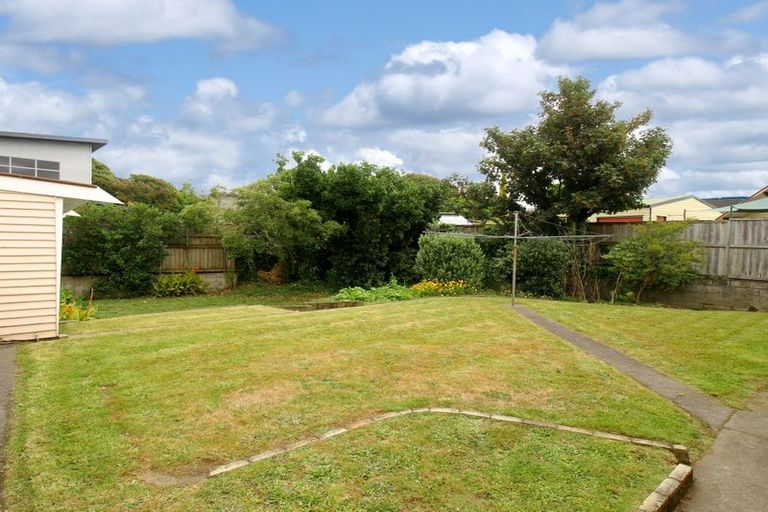 Photo of property in 4 Newcastle Street, Hokowhitu, Palmerston North, 4410