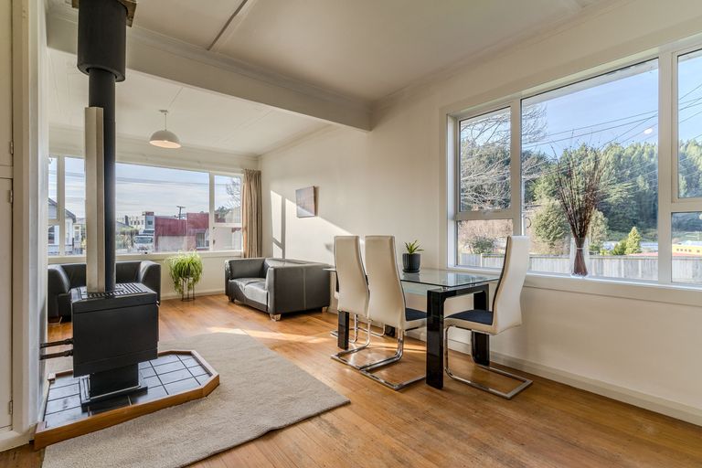 Photo of property in 1 Glenross Street, Glenross, Dunedin, 9011