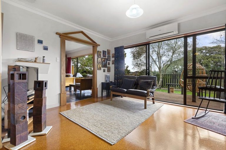 Photo of property in 9 Warden Place, Mangere Bridge, Auckland, 2022