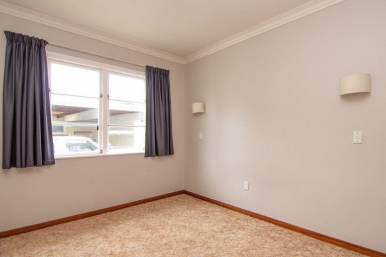 Photo of property in 583 Featherston Street, Roslyn, Palmerston North, 4414