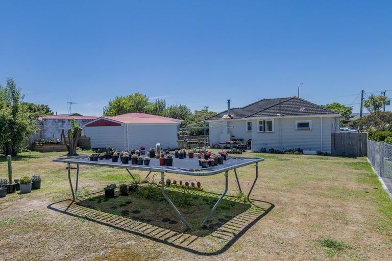 Photo of property in 147 Queen Street West, Levin, 5510