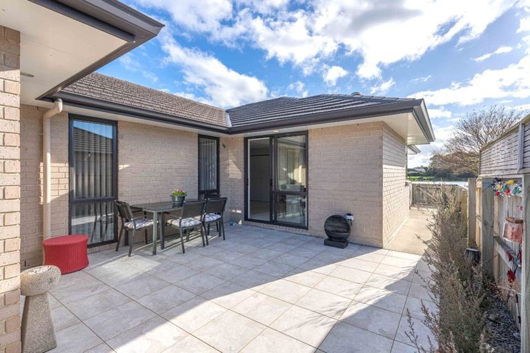 Photo of property in 12 Mcgregor Place, Paraparaumu, 5032