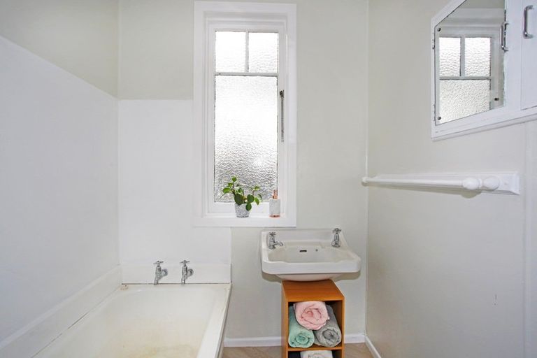 Photo of property in 159 Barber Road, Bombay, 2675