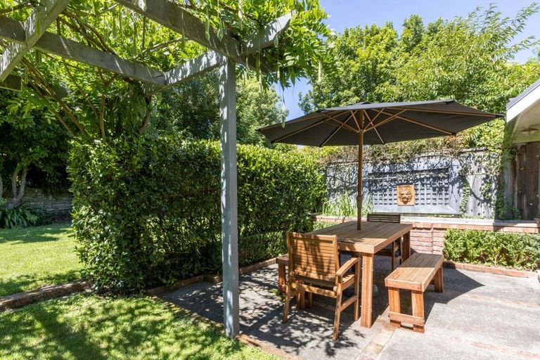 Photo of property in 6 Reynolds Road, Havelock North, 4130