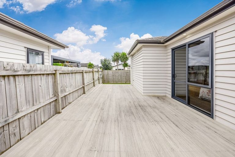 Photo of property in 12 Millfield Lane, Papakura, 2110