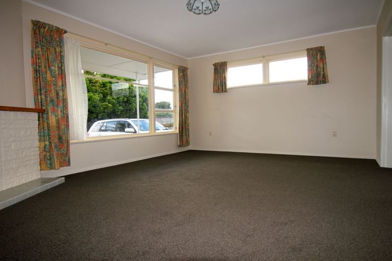 Photo of property in 4 Newcastle Street, Hokowhitu, Palmerston North, 4410