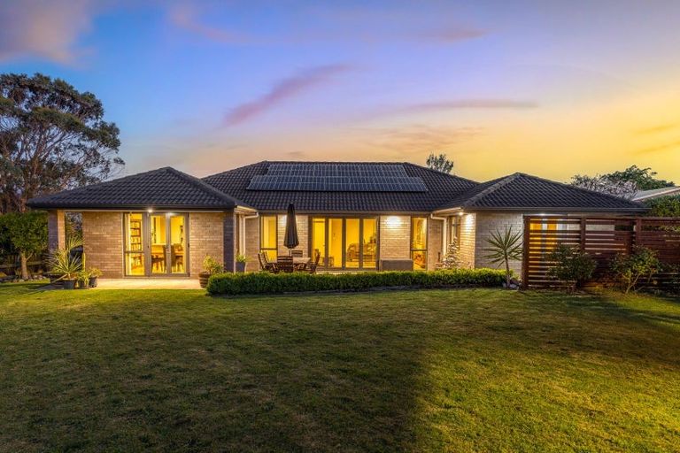 Photo of property in 1 Simpson Crescent, Raumati Beach, Paraparaumu, 5032