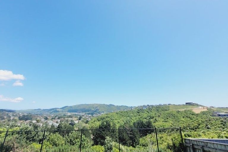 Photo of property in 32 Sumner Terrace, Aotea, Porirua, 5024