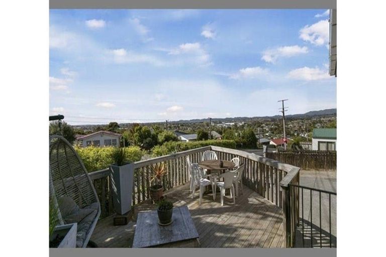 Photo of property in 66 Don Buck Road, Massey, Auckland, 0614