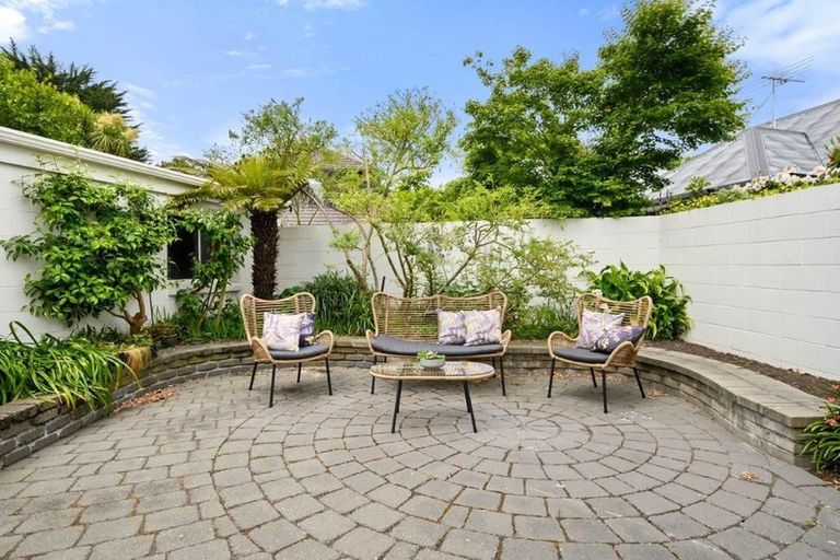 Photo of property in 2/7a Medbury Terrace, Fendalton, Christchurch, 8041