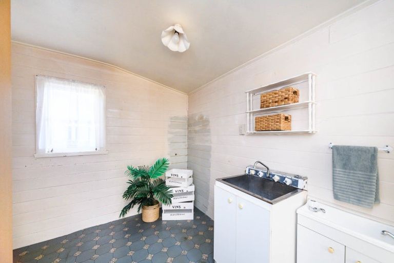 Photo of property in 18 Mahoe Avenue, Takaro, Palmerston North, 4410