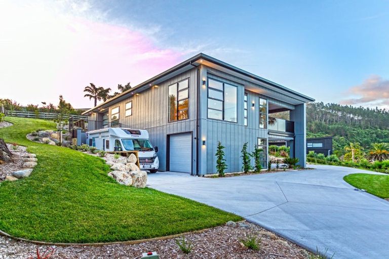 Photo of property in 11 Titoki Lane, Whangamata, 3691