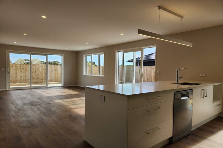 Photo of property in 3 Pahiki Crescent, Levin, 5510