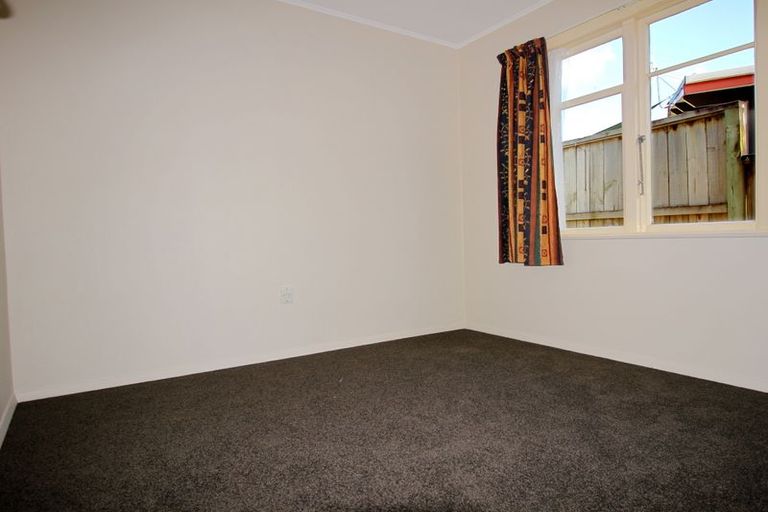 Photo of property in 4 Newcastle Street, Hokowhitu, Palmerston North, 4410