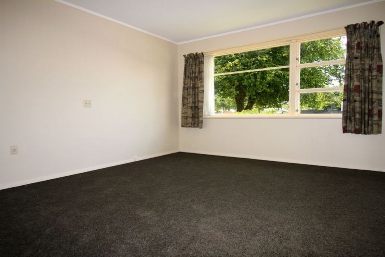 Photo of property in 4 Newcastle Street, Hokowhitu, Palmerston North, 4410