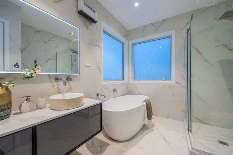 Photo of property in 2 Craigs Way, Hobsonville, Auckland, 0616