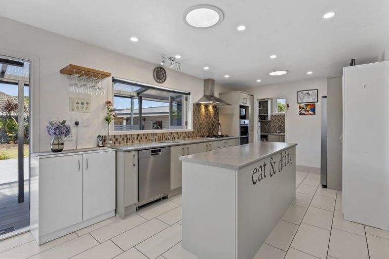 Photo of property in 8 Routley Crescent, Elderslea, Upper Hutt, 5018