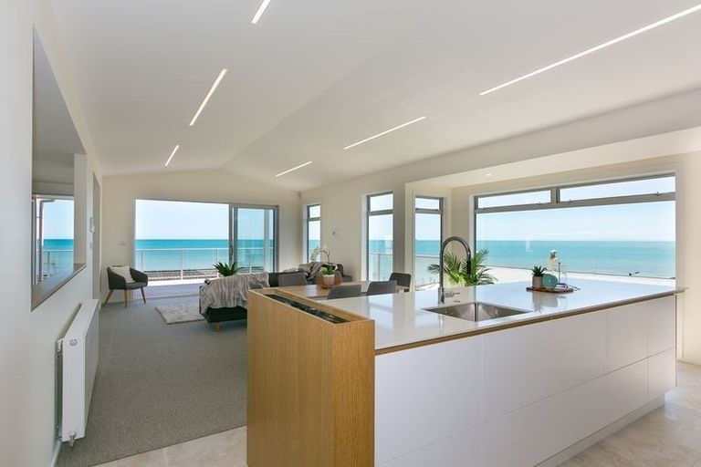 Photo of property in 16 Hine Street, New Plymouth, 4310