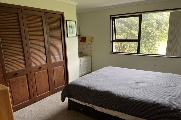 Photo of property in 56 Houghton Bay Road, Houghton Bay, Wellington, 6023