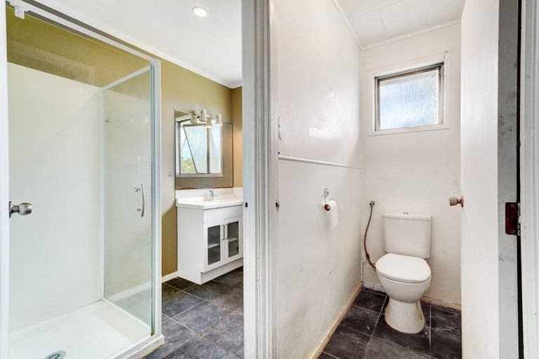 Photo of property in 31 Border Road, Henderson, Auckland, 0612