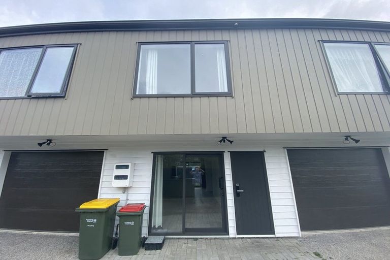 Photo of property in 2/20 Metcalfe Road, Ranui, Auckland, 0612