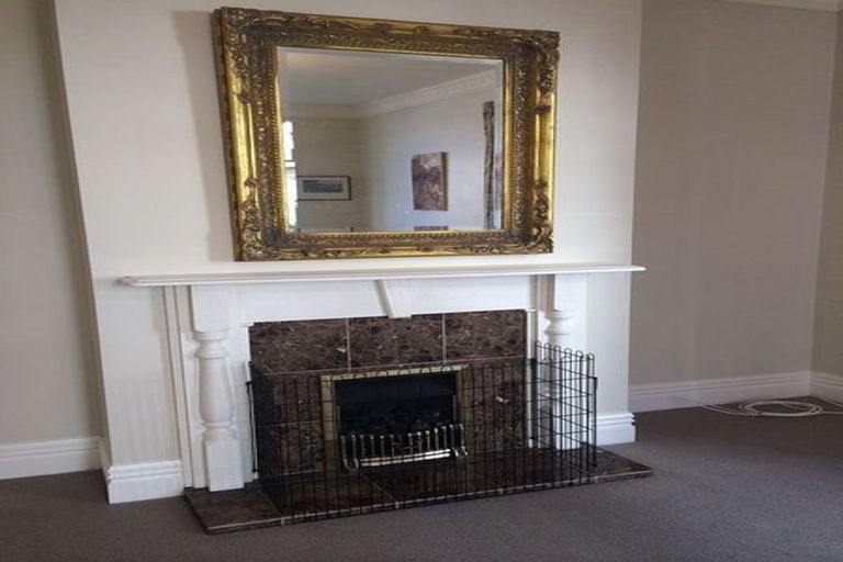 Photo of property in 23 Portland Crescent, Thorndon, Wellington, 6011