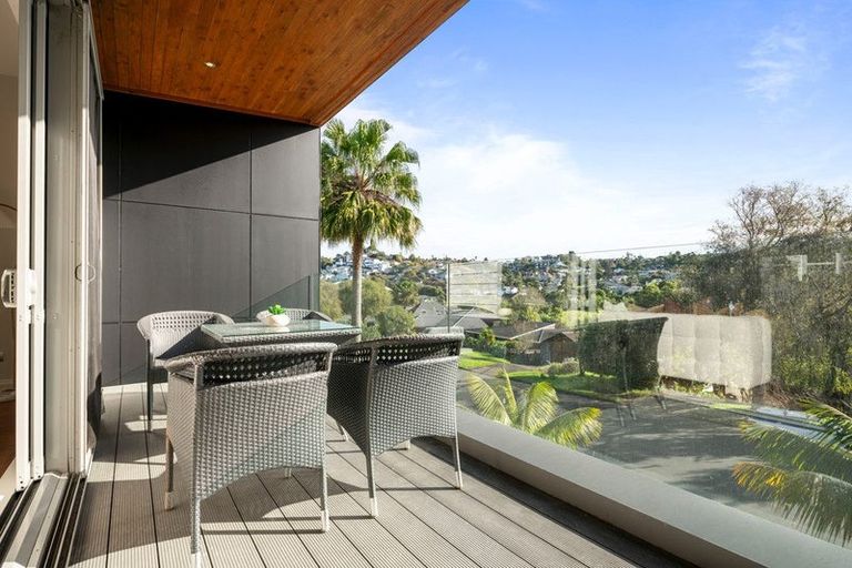 Photo of property in 10 Bayside Drive, Browns Bay, Auckland, 0630