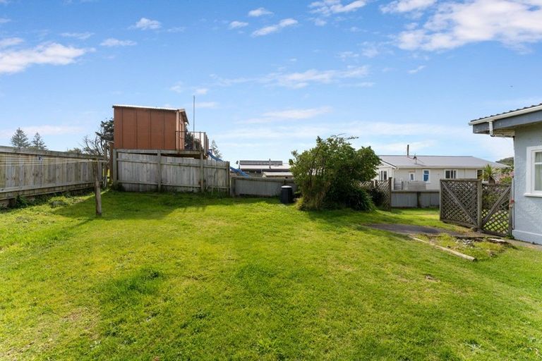Photo of property in 85 Moana Street, Otaki Beach, Otaki, 5512