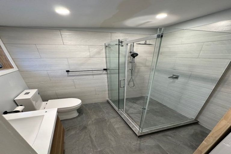 Photo of property in 3/176 Henderson Valley Road, Henderson, Auckland, 0612