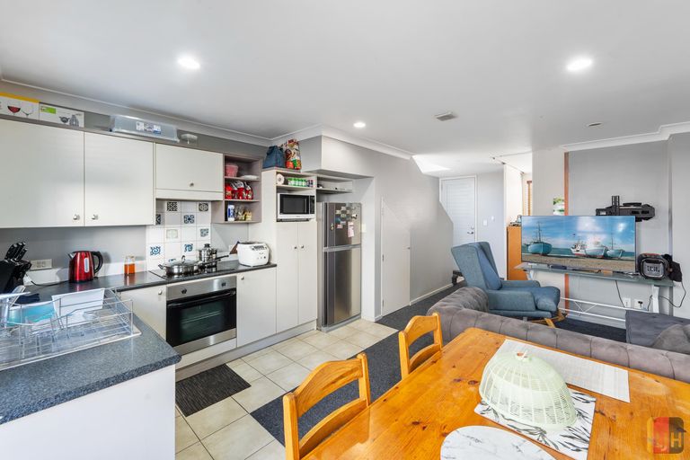 Photo of property in Fern Gardens, 33/51 Ireland Road, Mount Wellington, Auckland, 1060