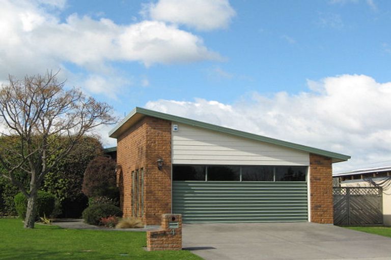 Photo of property in 15 Edgewater Grove, Whakatane, 3120