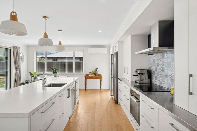 Photo of property in 21 Timsfield Drive, Lake Hawea, 9382