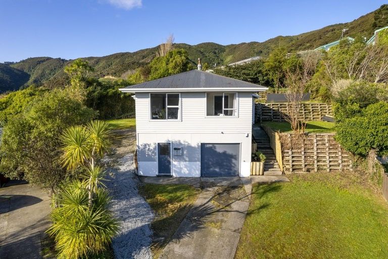 Photo of property in 16 Tyrone Grove, Wainuiomata, Lower Hutt, 5014