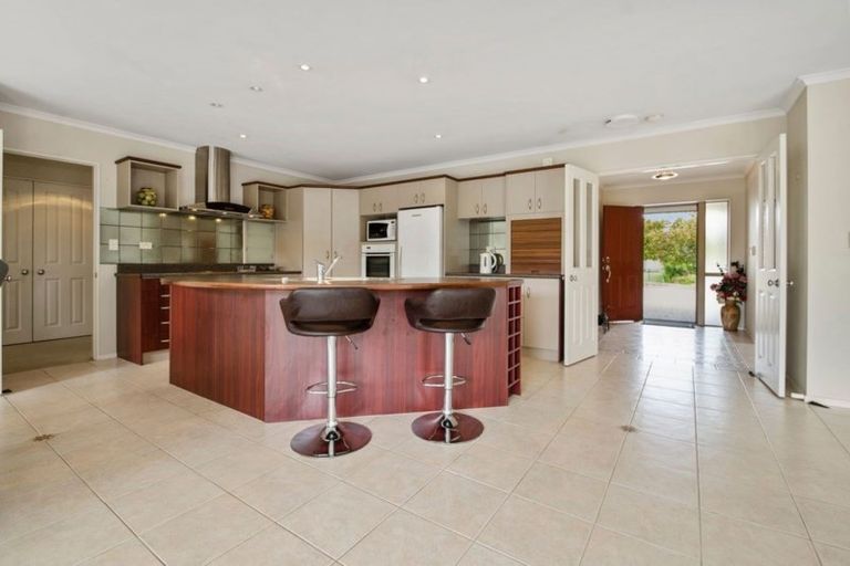 Photo of property in 4 Beverage Place, Rosehill, Papakura, 2113